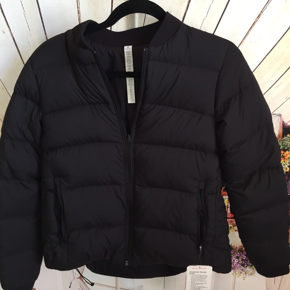 NWT BLACK LULULEMON WEIGTHLESS WONDER JACKET 6 8 - Picture 5 of 8